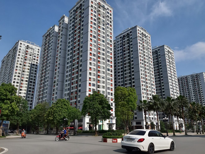Tại một số khu đô thị, cờ Tổ quốc được treo khắp các tòa nhà.