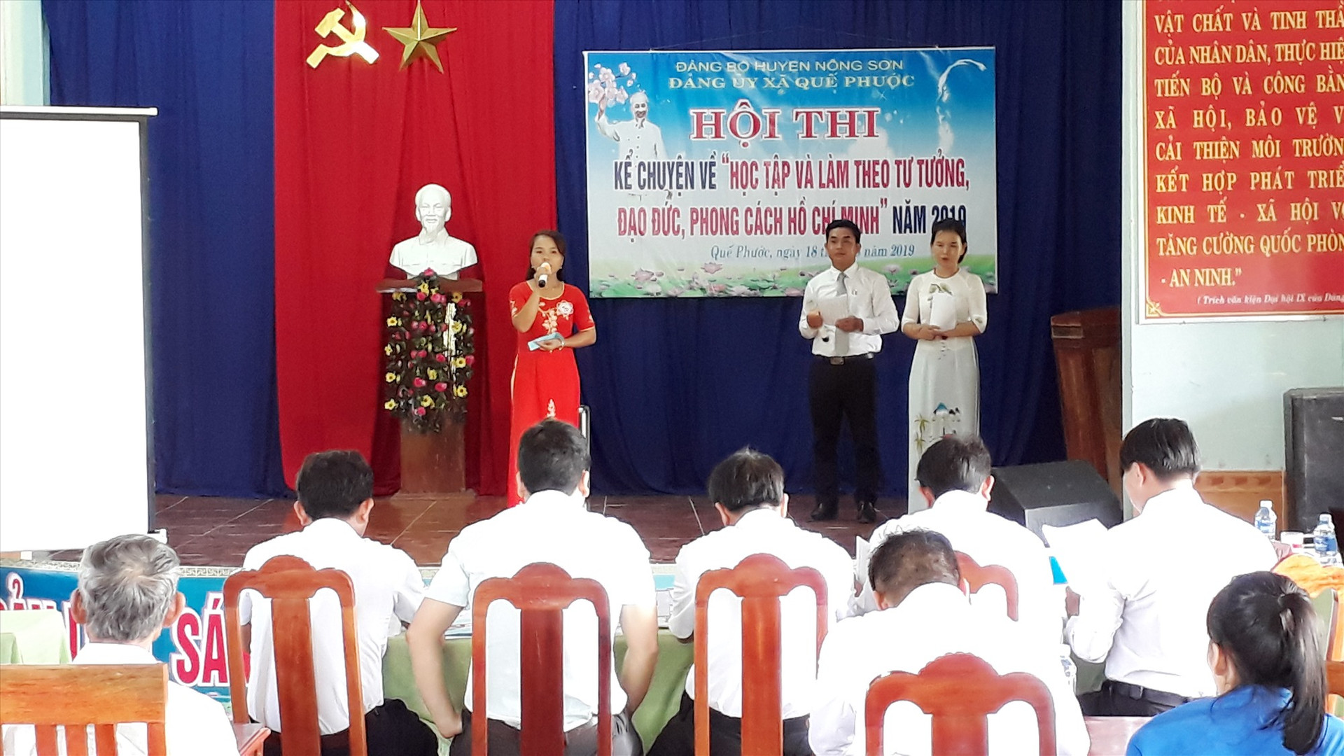Hội thi kể chuyện Học tập và làm theo tư tưởng, đạo đức, phong cách Hồ Chí Minh ở xã Quế Phước. Ảnh: HOÀNG LIÊN