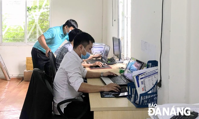 Năm 2019, Sở Kế hoạch và Đầu tư triển khai có hiệu quả các cơ chế, chính sách hỗ trợ doanh nghiệp trên địa bàn thành phố. TRONG ẢNH: Người lao động làm việc tại Công ty TNHH Cơ khí Châu Đà (Khu Công nghiệp Hòa Cầm, quận Cẩm Lệ).Ảnh: KHANG NINH