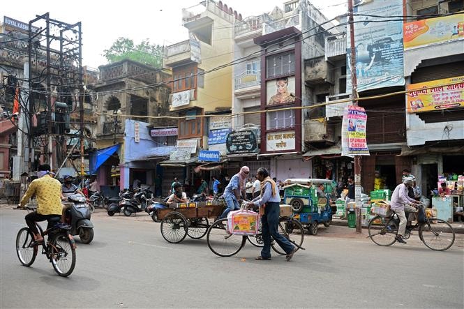 Một khu chợ ở Allahabad, Ấn Độ ngày 20/4/2020. Ảnh: AFP/TTXVN