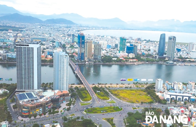 Đô thị Đà Nẵng nhìn từ trên cao.                   Ảnh: TRIỆU TÙNG