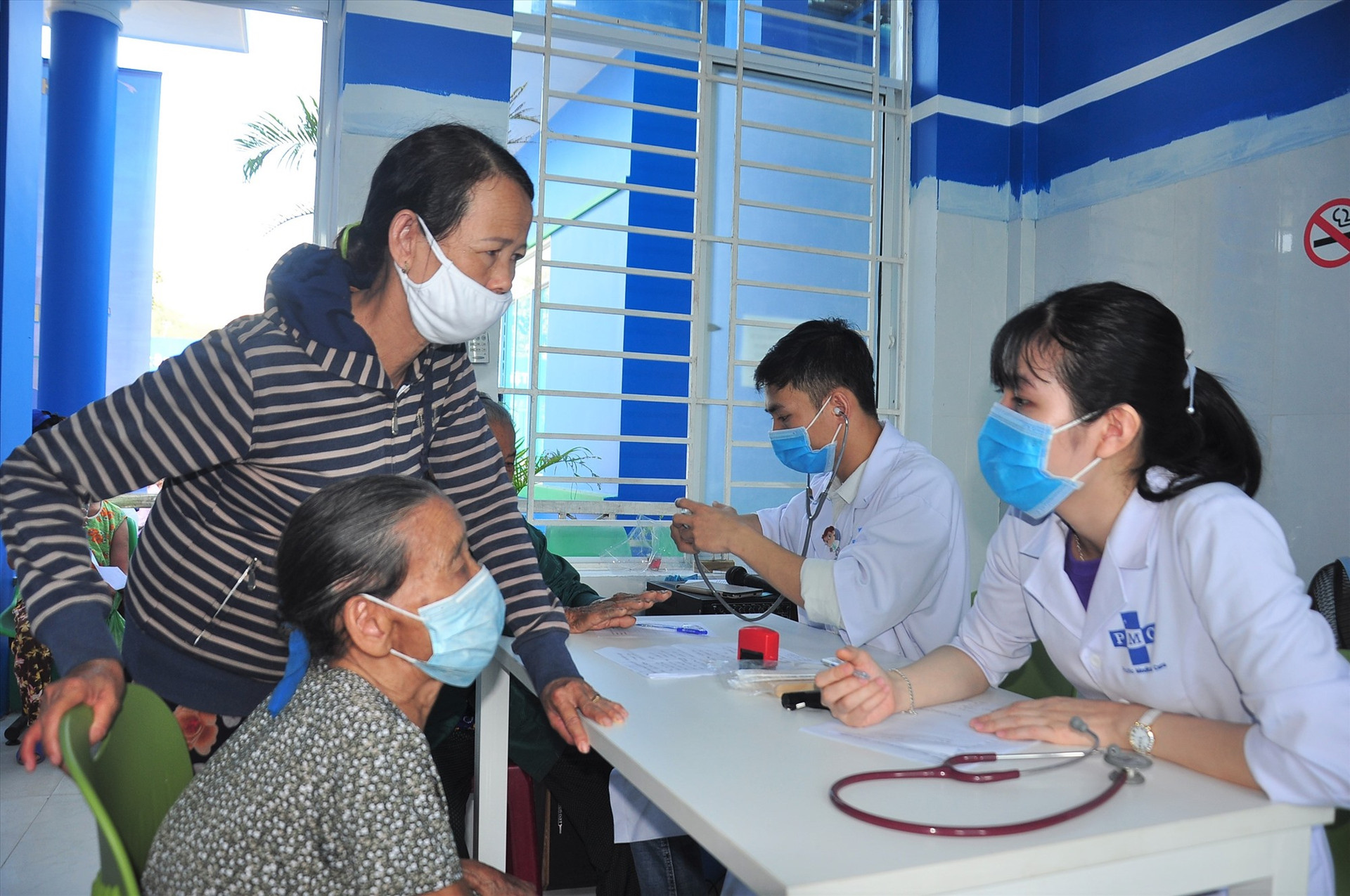 Dự kiến có khoảng 600 người dân các địa phương Tam Thăng, Tam Phú và phường An Sơn được khám bệnh, cấp phát thuốc miễn phí từ chương trình. Ảnh: VINH ANH