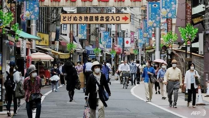 Dịch bệnh Covid-19 làm giảm tiêu thụ nội địa tại Nhật Bản. Ảnh: AFP