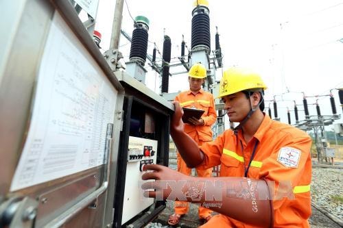 EVN khuyến cáo sử dụng điện tiết kiệm. Ảnh: TTXVN