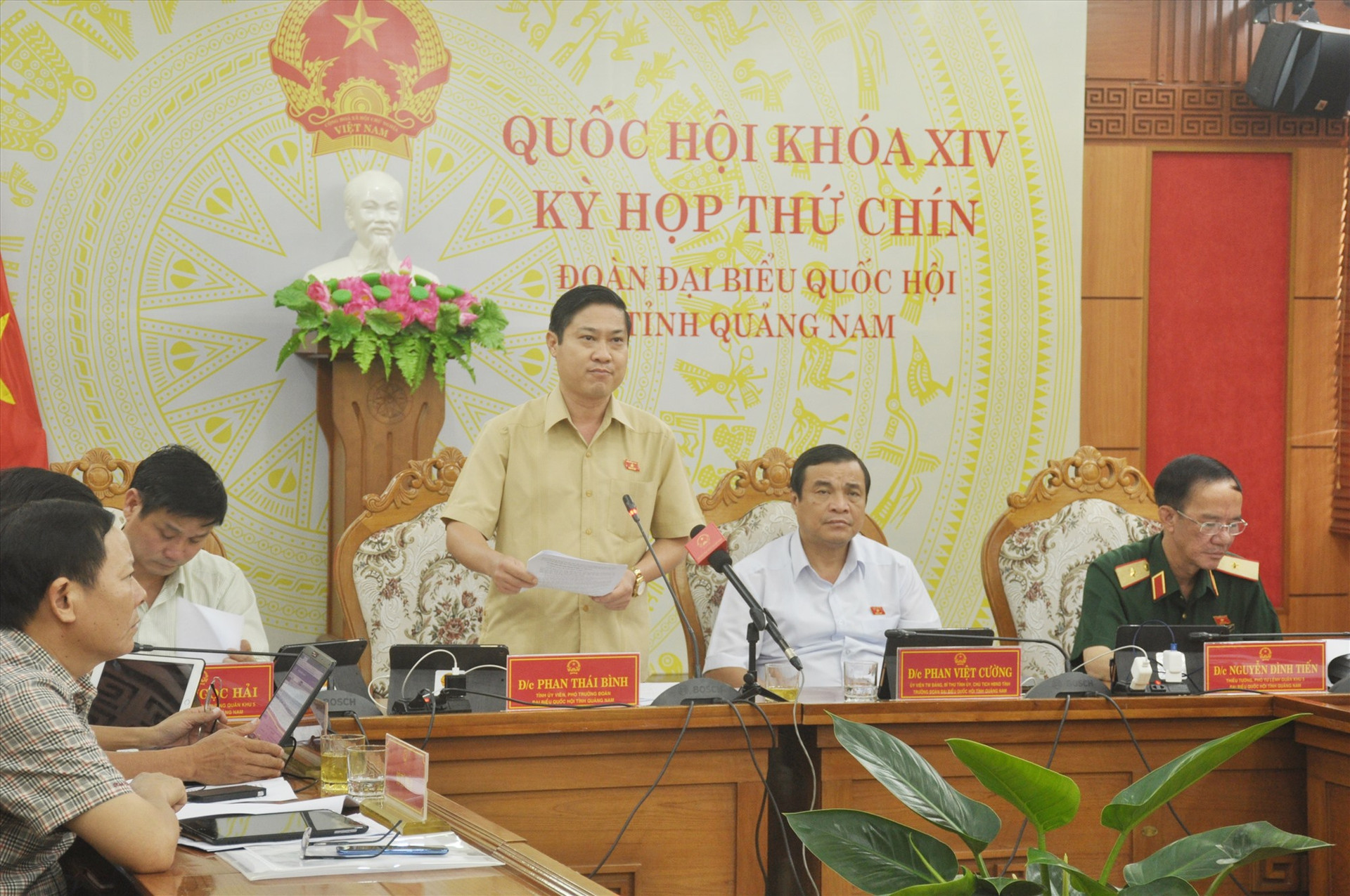 Phó Trưởng đoàn ĐBQH tỉnh Phan Thái Bình phát biểu thảo luận chiều nay 21.5. Ảnh: N.Đ