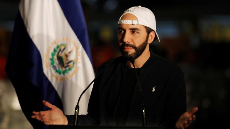 Tổng thống El Salvador Nayib Bukele tại cuộc họp báo về các biện pháp phong toả đối phó dịch COVID-19. Ảnh: Reuters