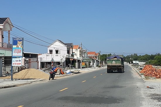 Xã Bình Dương (Thăng Bình) có nhiều thửa đất thực tế sử dụng trước ngày 18.12.1980, nhưng bị thất lạc hồ sơ 299 gây khó khăn cho cơ quan chức năng giải quyết bồi thường. Ảnh: T.H