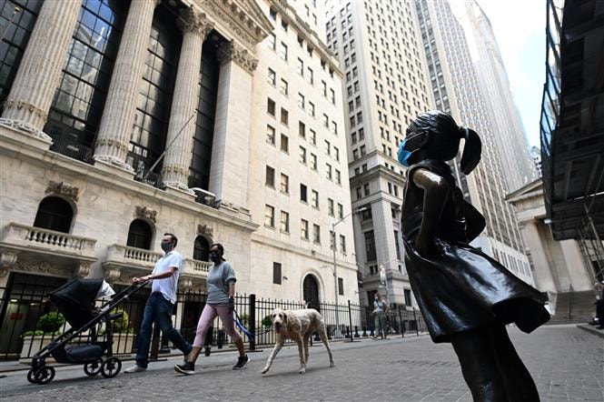 Quang cảnh bên ngoài Sàn giao dịch chứng khoán New York, Mỹ ngày 15/5/2020. Ảnh: AFP/ TTXVN