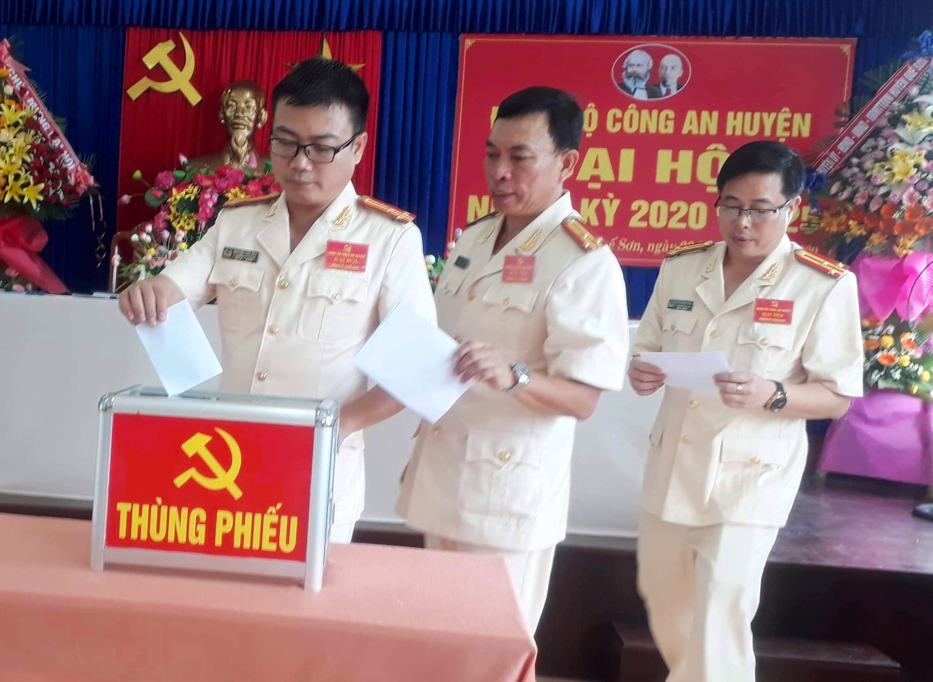 Bầu Ban chấp hành Đảng bộ Công an huyện Quế Sơn nhiệm kỳ 2020-2025. ảnh DT