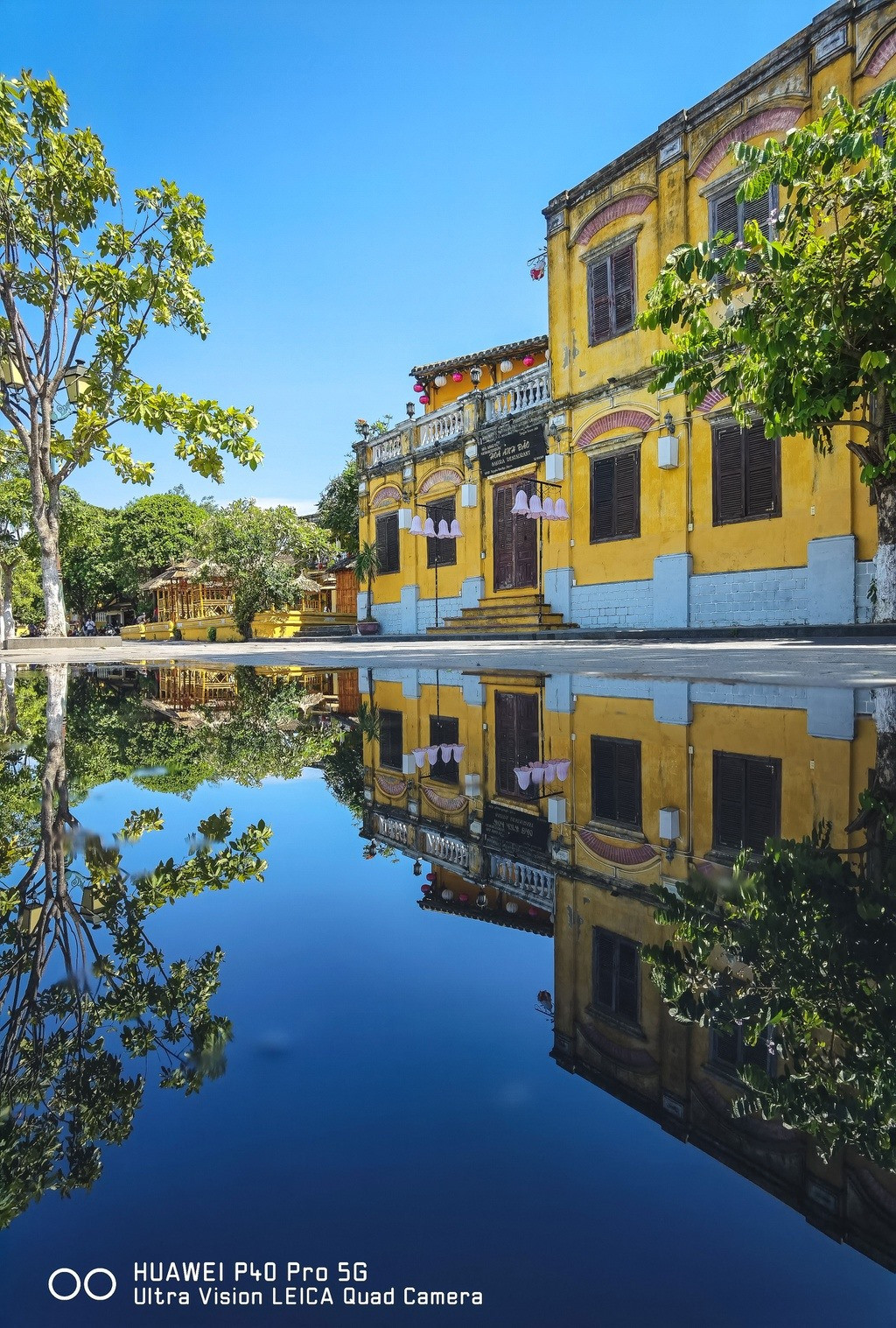 Hoi An in summer appears to be more dynamic and energetic. So it encourages visitors to explore everywhere in the city, tasting as many specialties as possible and enjoying the fresh atmosphere there. Photo: newzings