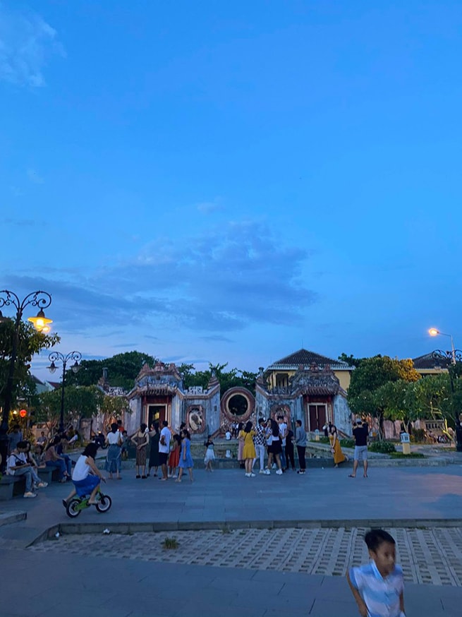 Khu vực chùa bà Mụ - điểm check in 