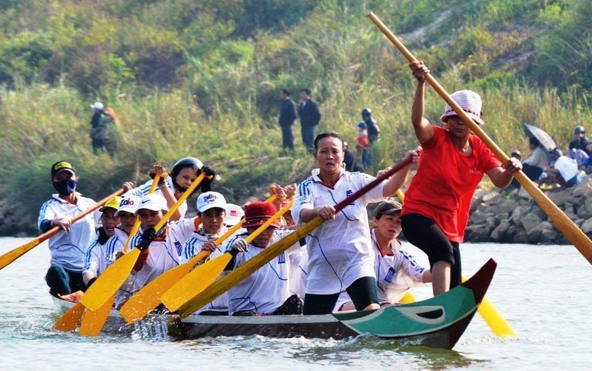 Đáp ứng các hoạt động văn hóa thể thao là cách để xây dựng môi trường văn hóa lành mạnh tại cơ sở. Ảnh: S.T