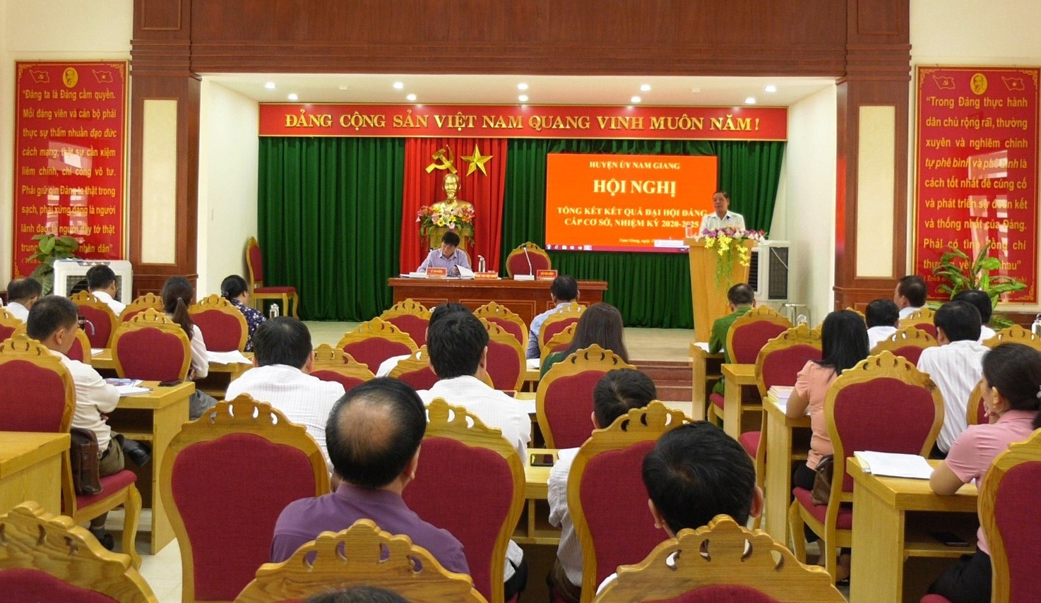 Huyện ủy Nam Giang tổ chức hội nghị tổng kết kết quả đại hội cấp cơ sở nhiệm kỳ 2020 - 2025.