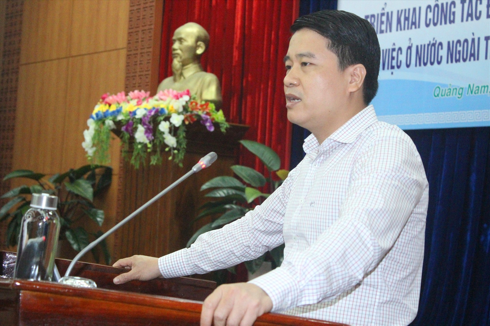 Phó Chủ tịch UBND tỉnh Trần Văn Tân khẳng định cần thực hiện nhiều giải pháp thúc đẩy công tác xuất khẩu lao động. Ảnh: D.L