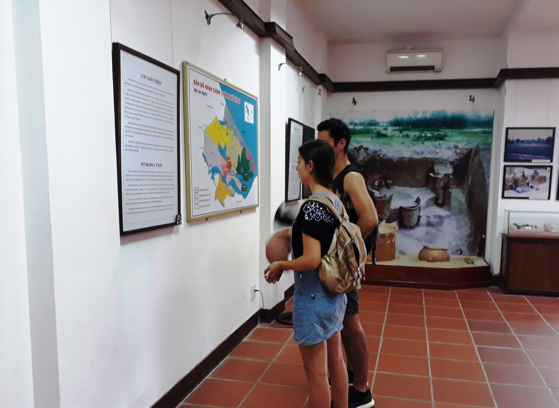 Visitors to Hoi An Museum of History and Culture