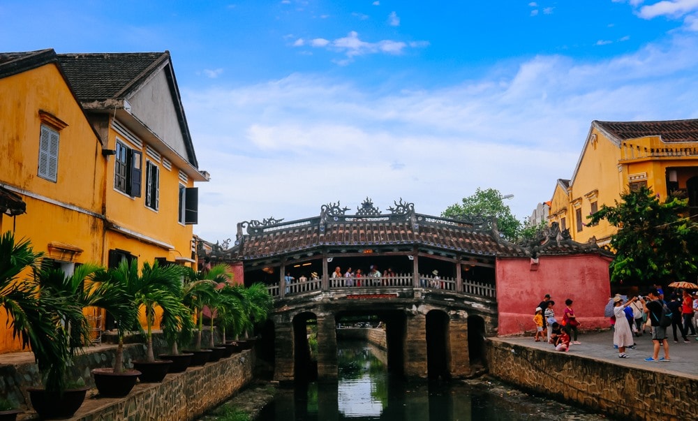 Japanese bridge, the heart of Hoi An city. Photo: baocantho