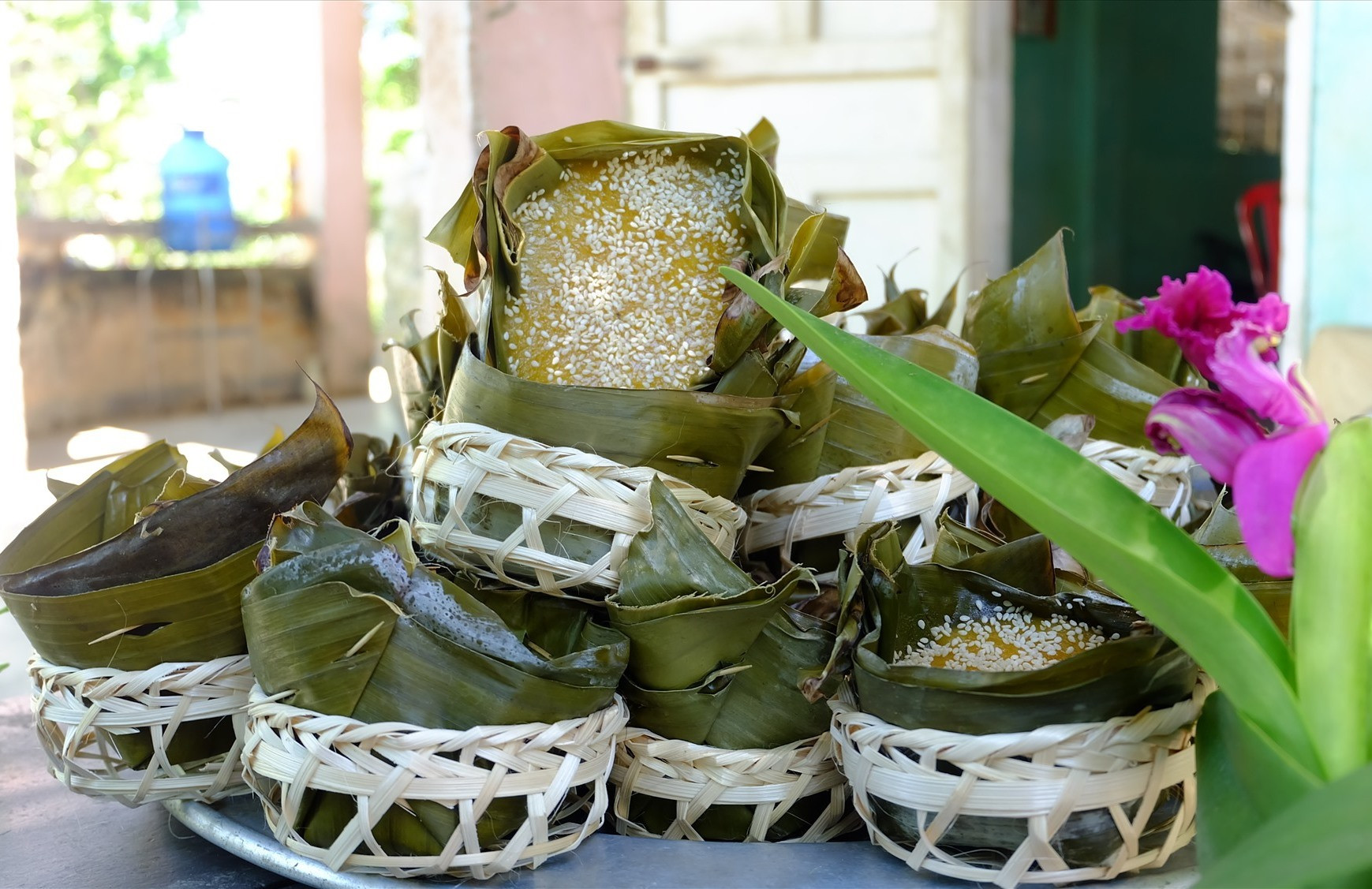 Bánh Tổ là một hương vị rất đặc trưng trong ngày lễ tết của người Việt. Ảnh: M.L