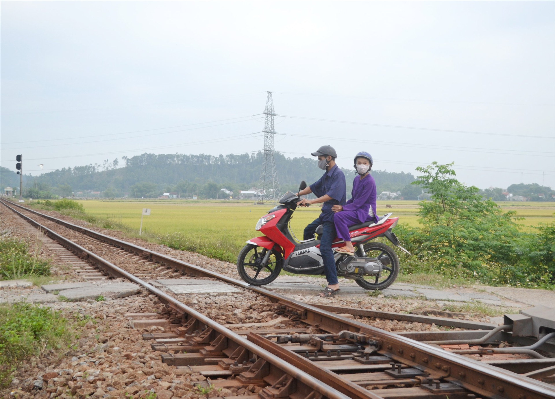 Lối đi tự mở tại lý trình đường sắt km824+530, địa phận xã Duy Sơn (Duy Xuyên) sẽ được thiết lập chốt gác. Ảnh: K.K