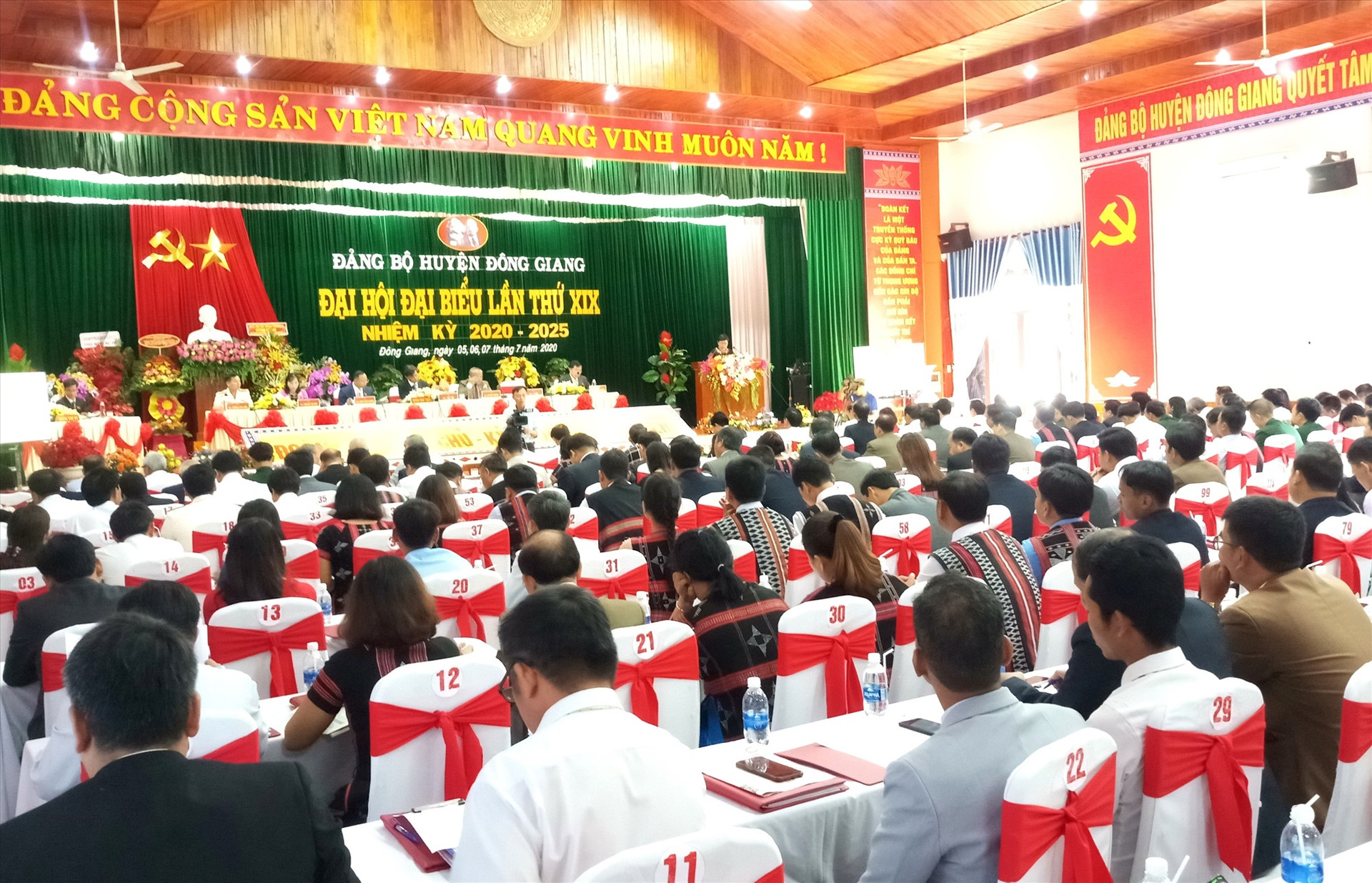 Đại hội đại biểu Đảng bộ huyện Đông Giang diễn ra vào sáng nay 6.7 với sự tham dự của 241 đảng viên đại diện cho hơn 2.000 đảng viên trong toàn Đảng bộ huyện. Ảnh: A.N