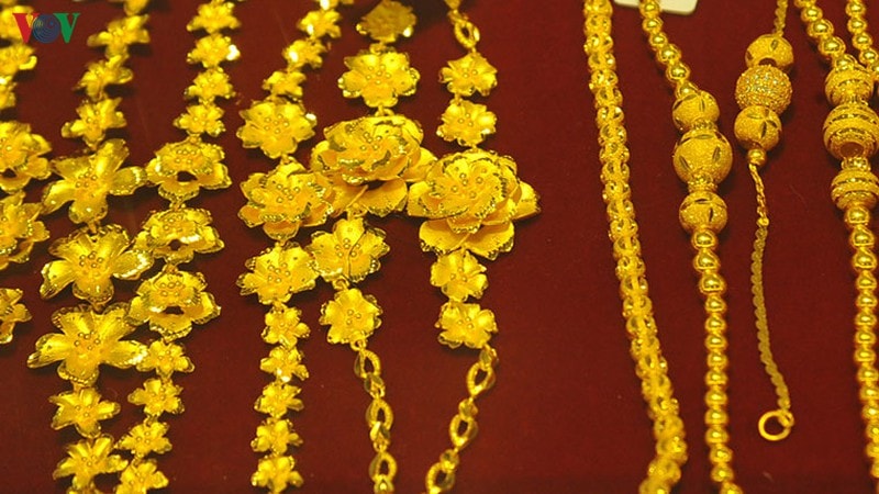 Giá vàng trong nước tăng thêm 180.000 đồng/lượng.