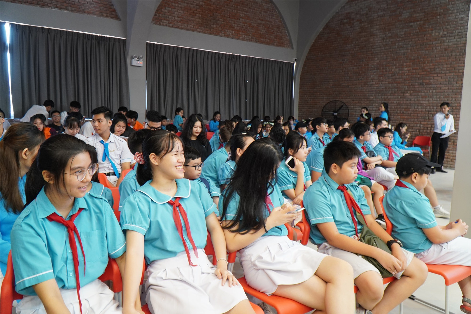 Học sinh Sky Line dự Lễ kỷ niệm 10 năm thành lập Hệ thống giáo dục Sky Line. Ảnh NTB