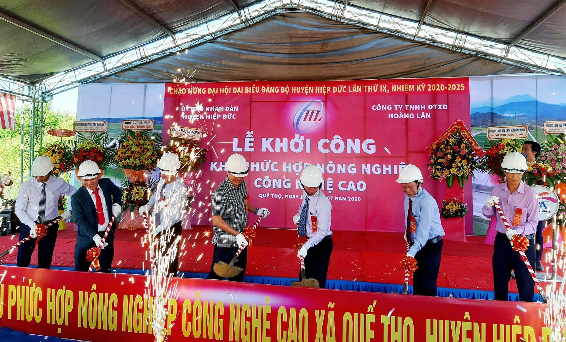 Ground-breaking ceremony of the high-tech agricultural complex in Hiep Duc district