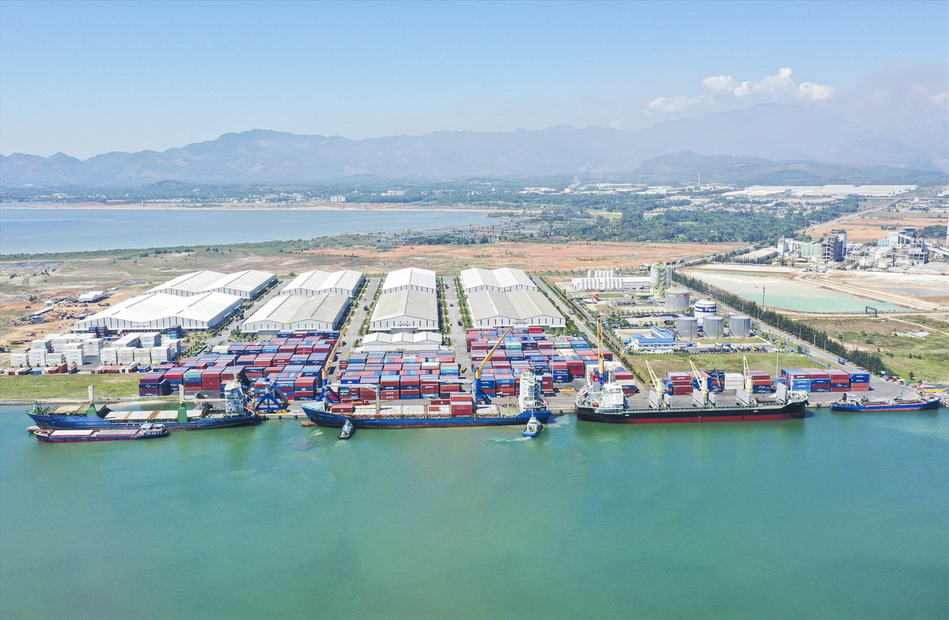 Cảng và sân bay đang được chính quyền Quảng Nam đề xuất để thực hiện đầu tư từ nguồn lực tư nhân. Ảnh: T.D