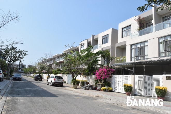 Nhiều người dân, nhà đầu tư tại Khu đô thị quốc tế Đa Phước lo lắng vì sợ bị thu hồi đất. Ảnh: HOÀNG HIỆP