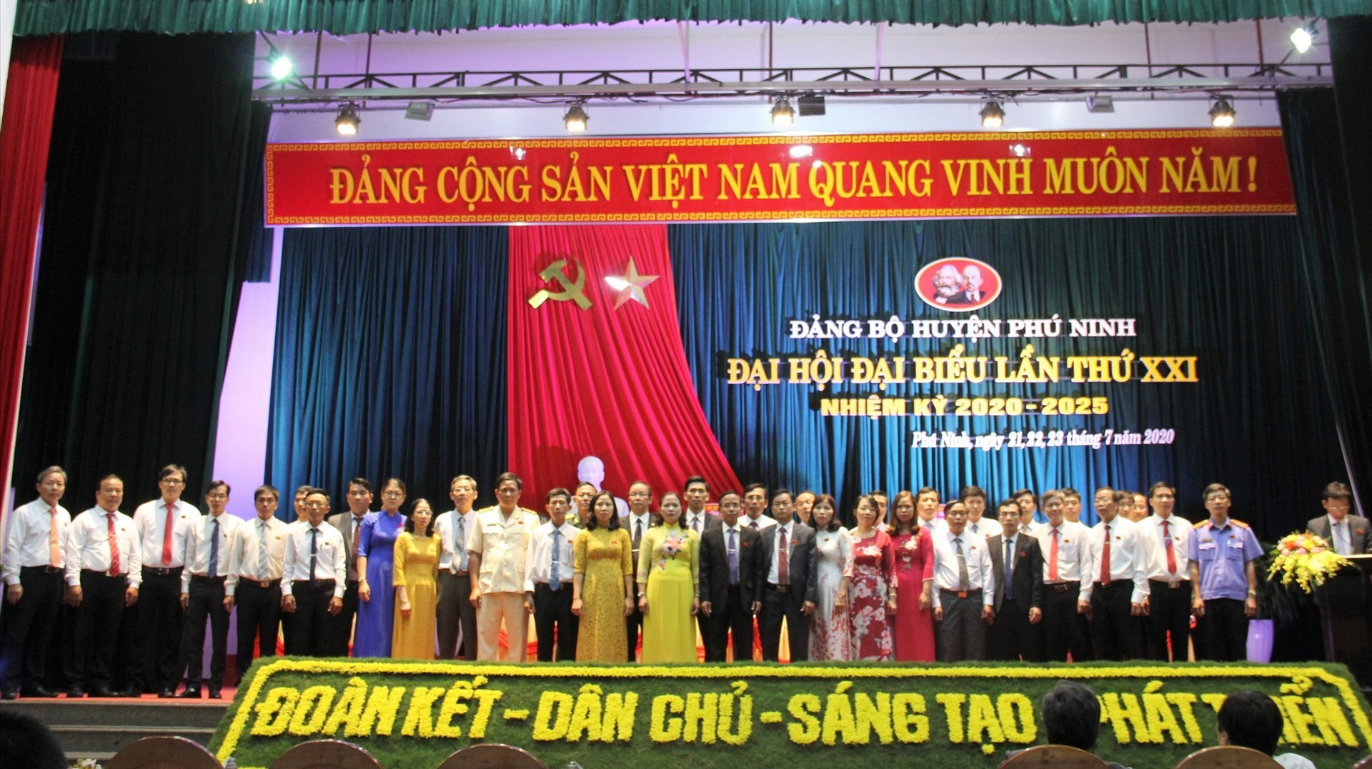 39 đồng chí được bầu vào Ban Chấp hành Đảng bộ huyện Phú Ninh khóa XXI (Nhiệm kỳ 2020 - 2025). Ảnh: VINH ANH