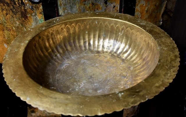 A copper basin. Photo: vanhien.vn