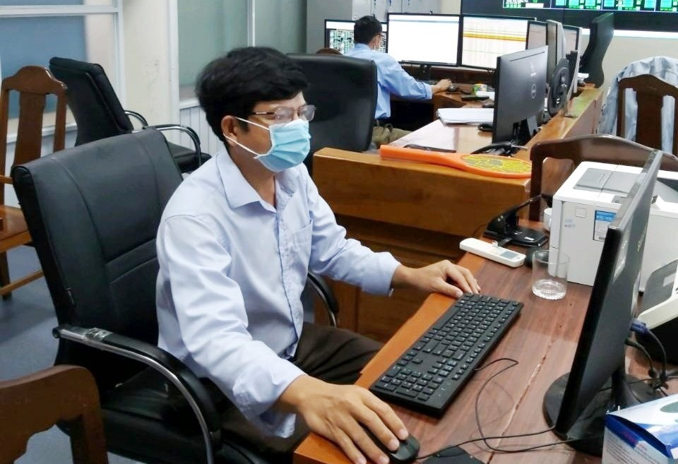 PC Quảng Nam đảm bảo vận hành hệ thống điện bình thường, ổn định. Ảnh: TRUNG LỘ