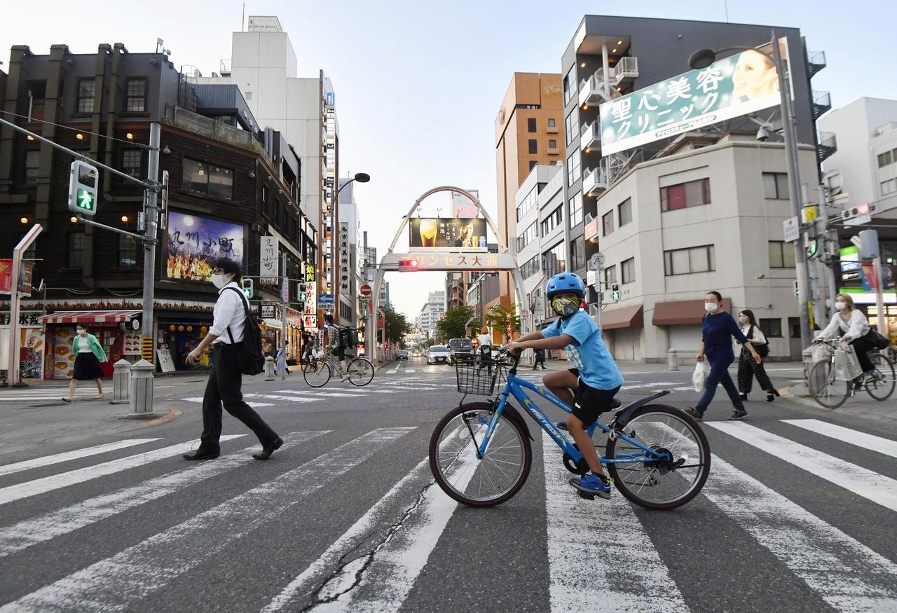 Đường phố Tokyo, Nhật Bản trong những ngày đại dịch Covid-19. Ảnh: Reuters