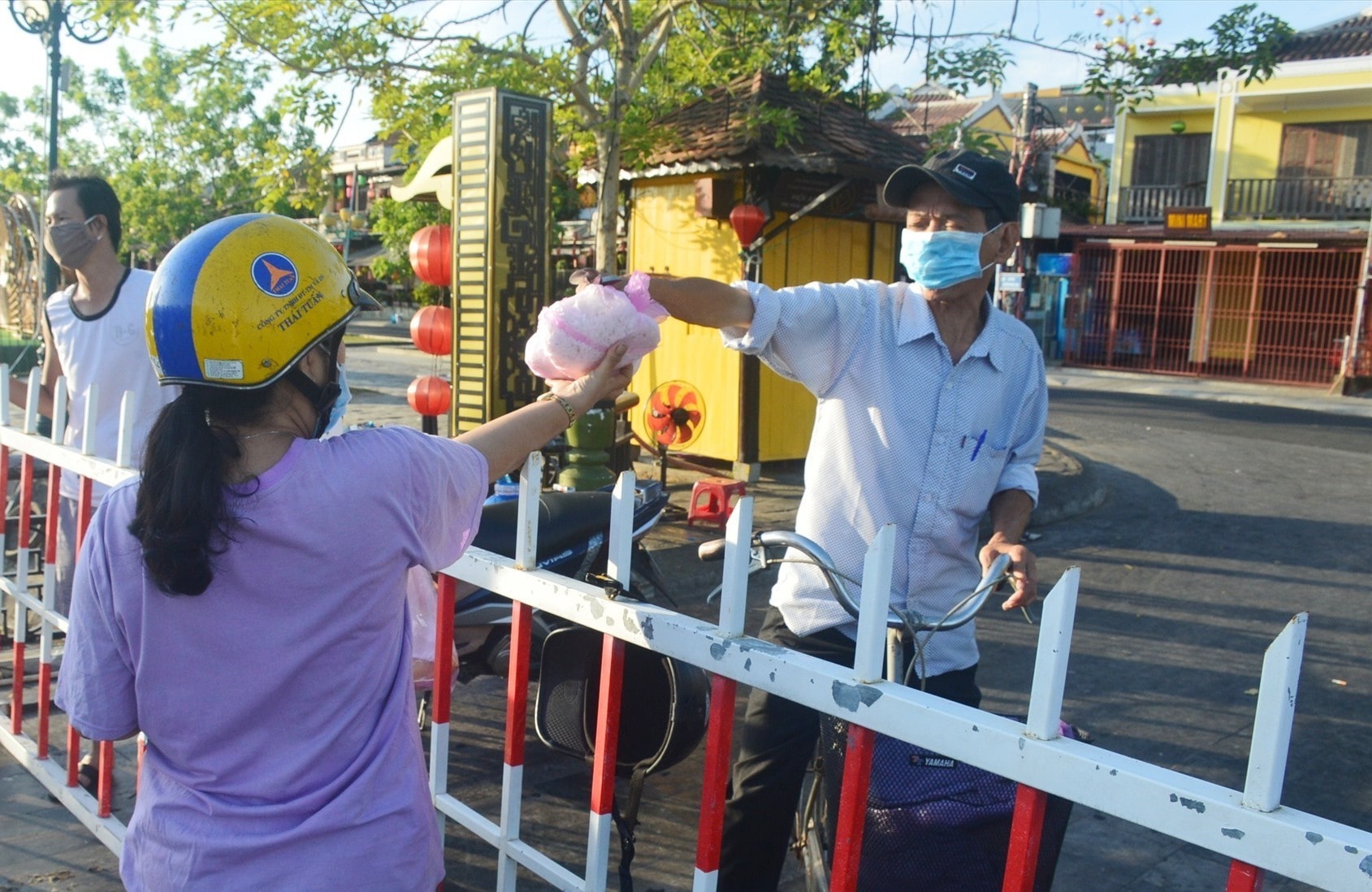 Carrying out social distancing in Hoi An