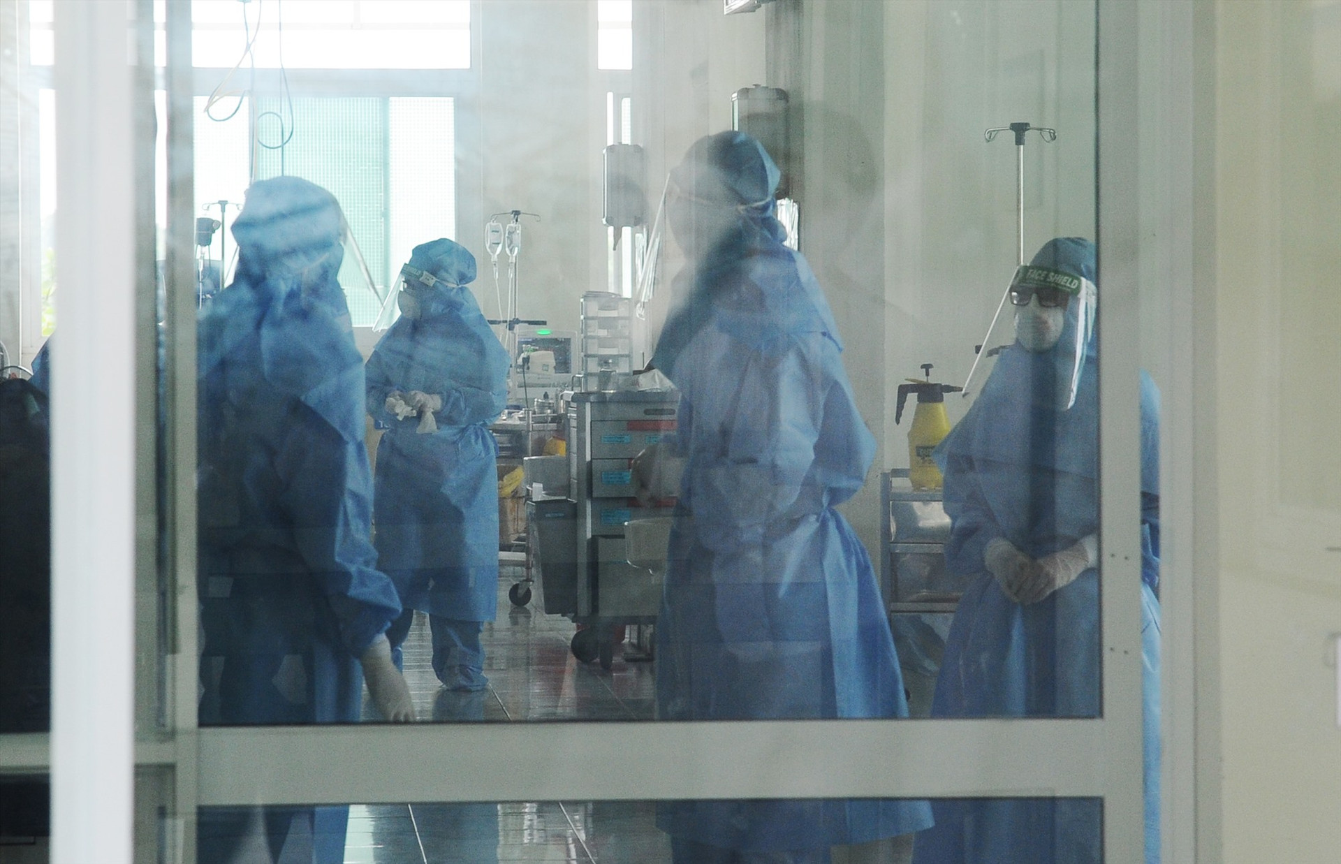 Bệnh viện Đa khoa Trung ương Quảng Nam đang điều trị 15 bệnh nhân Covid-19. Ảnh: PHAN VINH