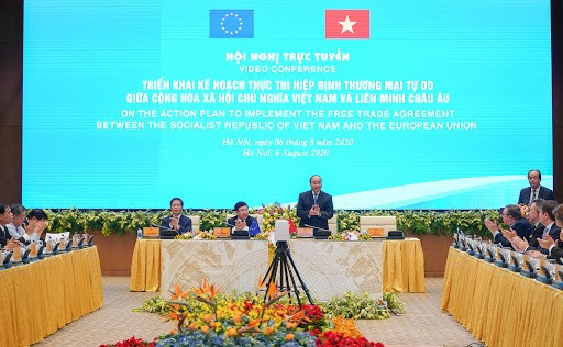 Prime Minister Nguyen Xuan Phuc made the remarks at a teleconference on August 6 to discuss the implementation of the EU-Vietnam Free Trade Agreement (EVFTA). Photo: VGP