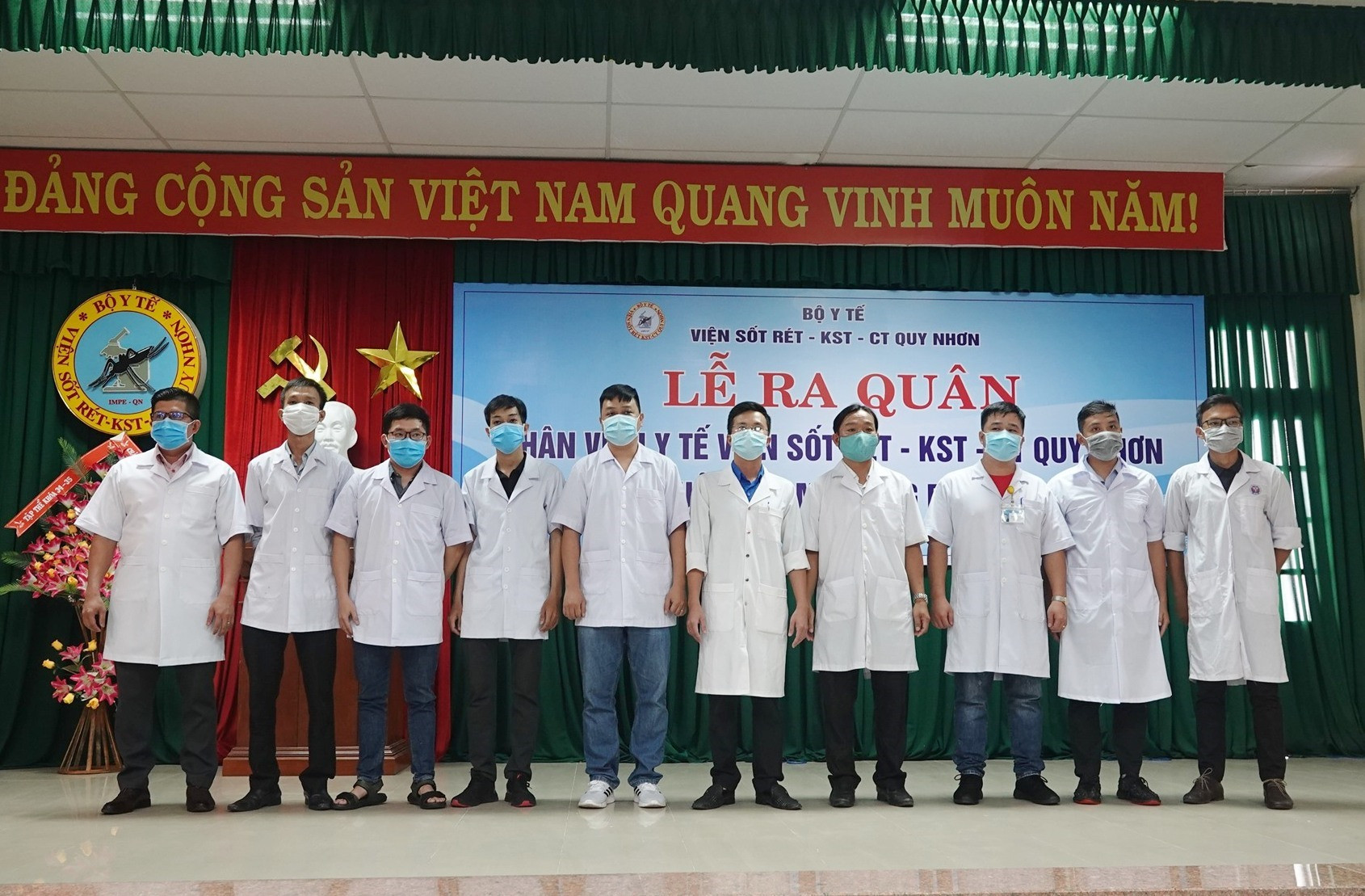 Nhiều đoàn công tác của các bệnh viện, cơ sở y tế cử lực lượng tăng cường cho Quảng Nam giúp nâng cao năng lực hoạt động trong phòng chống dịch Covid-19. Ảnh: H.T
