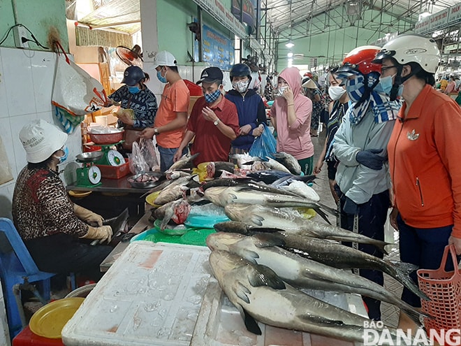 Việc phát phiếu phân chia tần suất đi chợ nhằm mục đích hạn chế tình trạng tập trung đông người ở các chợ khi thành phố bước vào thời điểm