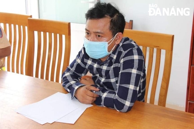 Tài xế Huỳnh Tấn Lâm tại cơ quan Công an. Ảnh: P.C