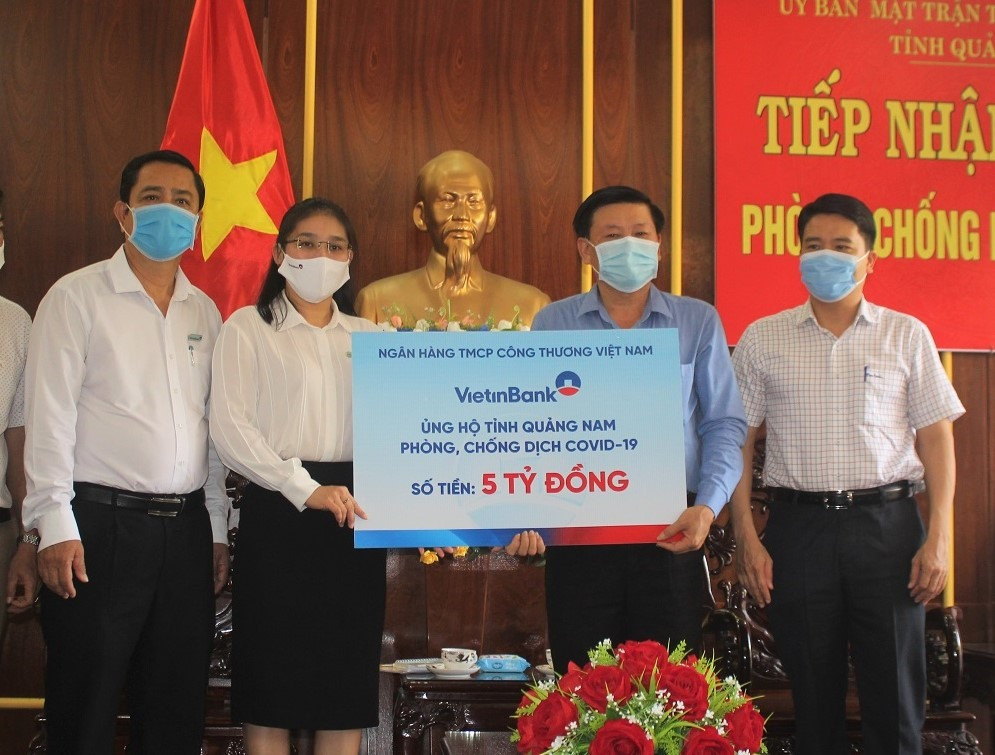 Ủy ban MTTQ Việt Nam tỉnh - đầu mối tiếp nhận ủng hộ phòng chống dịch Covid-19 của tỉnh. Ảnh: VINH ANH