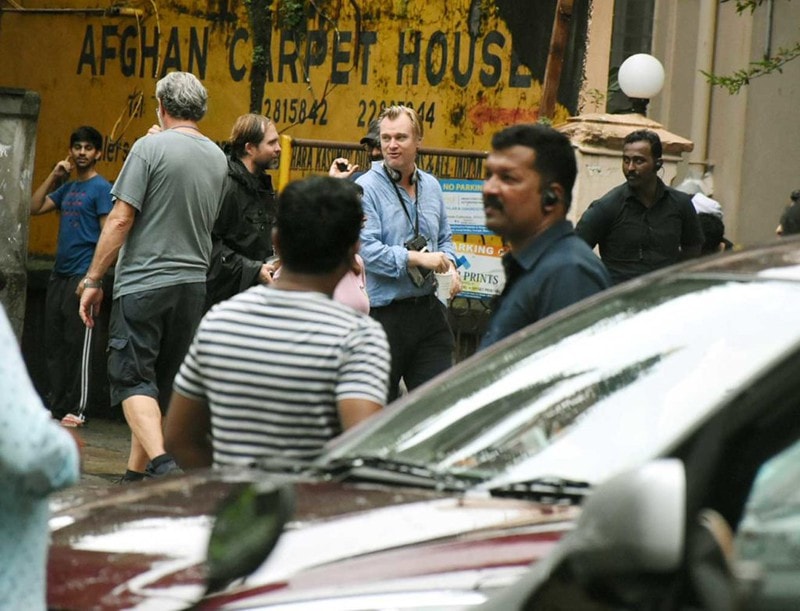 Trong 3 ngày lưu lại khu Grant Road trong tổng cộng 10 ngày ở Mumbai, ekip của TENET đã kịp quay lại nhiều cảnh đắt giá trong đó có chi tiết diễn viên đóng thế nhảy từ độ cao “rợn tóc gáy” của tòa nhà 23 tầng xuống đất.