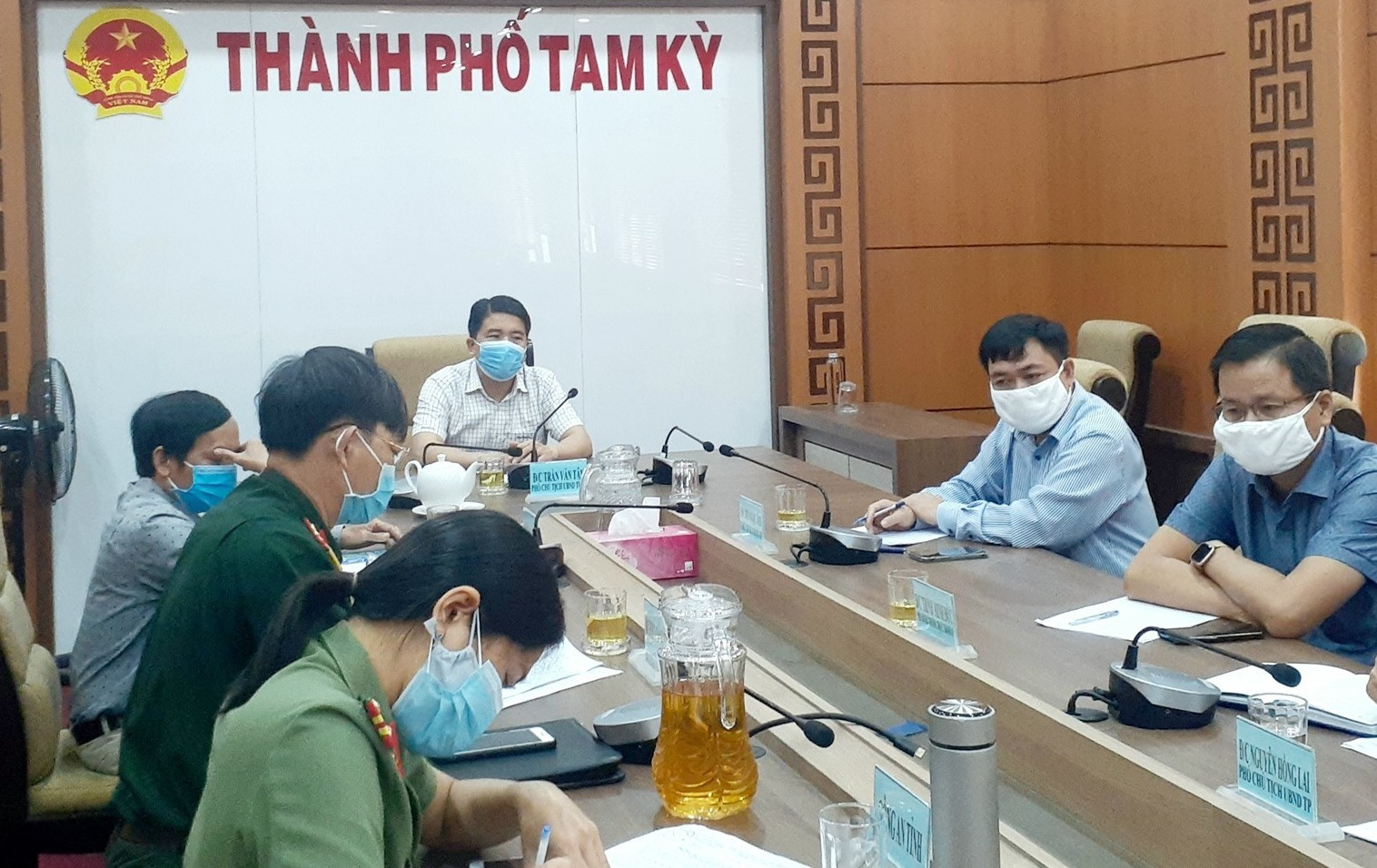 Phó Chủ tịch UBND tỉnh Trần Văn Tân chủ trì buổi làm việc cùng UBND TP. Tam Kỳ.