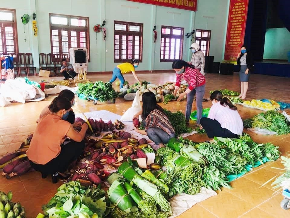 Thực phẩm người dân huyện Nam Trà My ủng hộ chống dịch. Ảnh: H.T