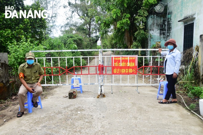 Chốt trực tại khu dân cư Hải An, phường Hòa Quý, quận Ngũ Hành Sơn. Ảnh: TRỌNG HUY
