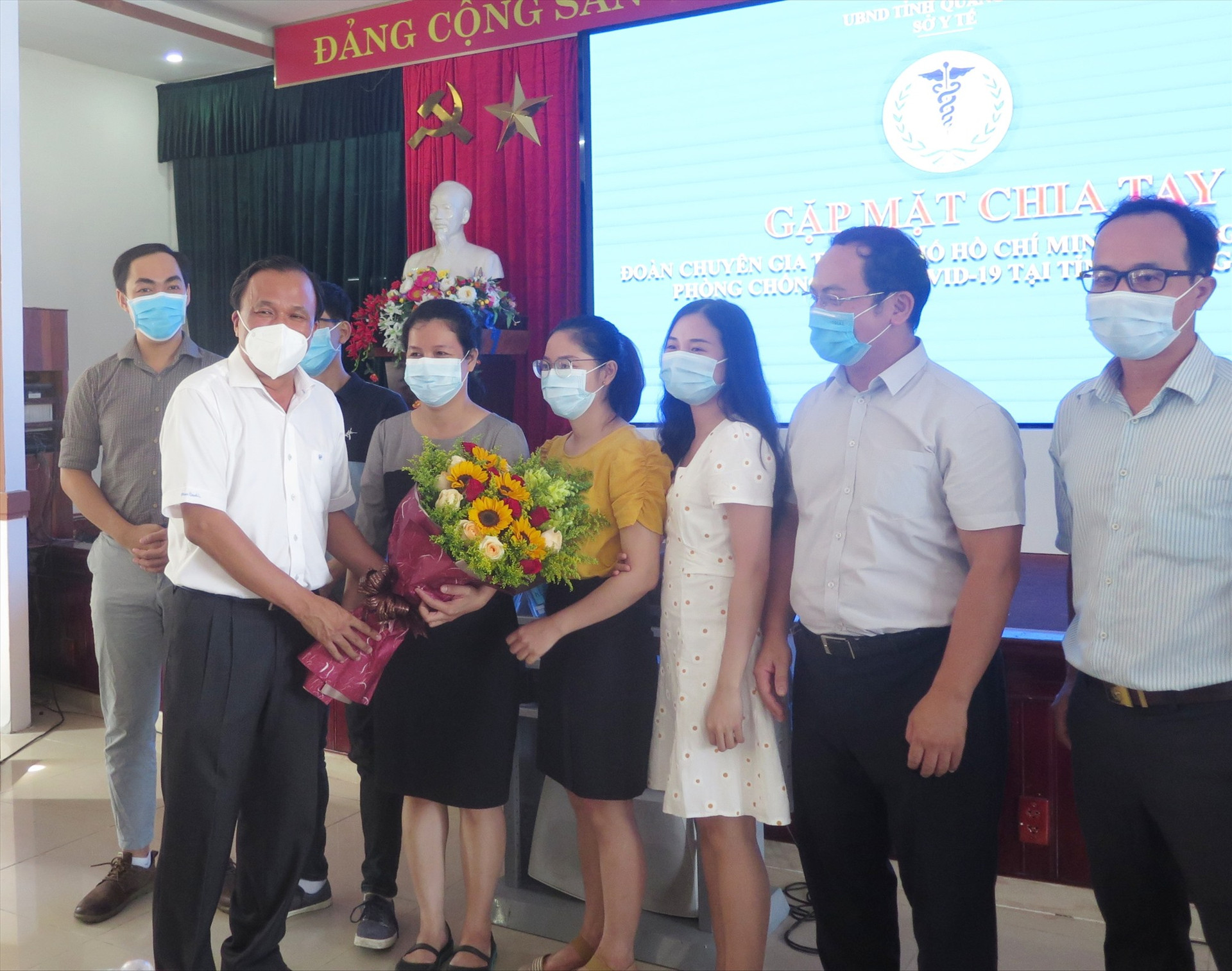 Ông Mai Văn Mười - Phó Giám đốc Sở Y tế, thay mặt ngành Y tế cảm ơn sự chi viện kịp thời từ các y bác sĩ của TP. Hồ Chí Minh
