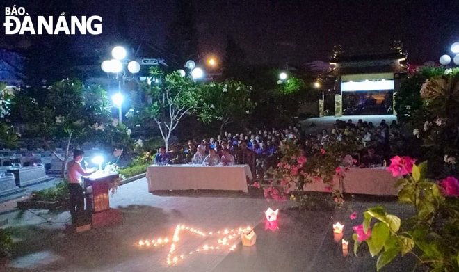Giáo dục truyền thống tại chương trình Thắp nến tri ân ở xã Hòa Châu năm 2019. Ảnh: LÊ VĂN THƠM