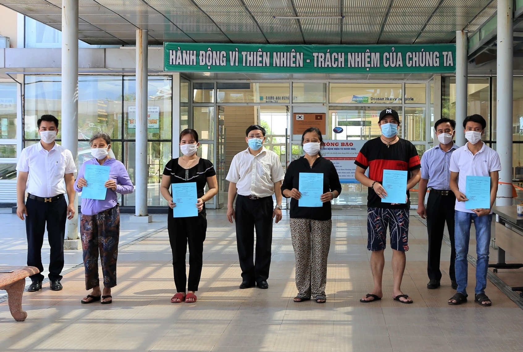 Bệnh viện Đa khoa Trung ương Quảng Nam cho xuất viện bệnh nhân chữa khỏi Covid-19 vào ngày 18.8