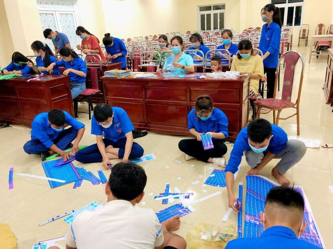 Đoàn viên thanh niên trên địa bàn thị xã Nghi Sơn tham gia ủng hộ cả về vật chất và tinh thần cho công tác phòng, chống dịch.