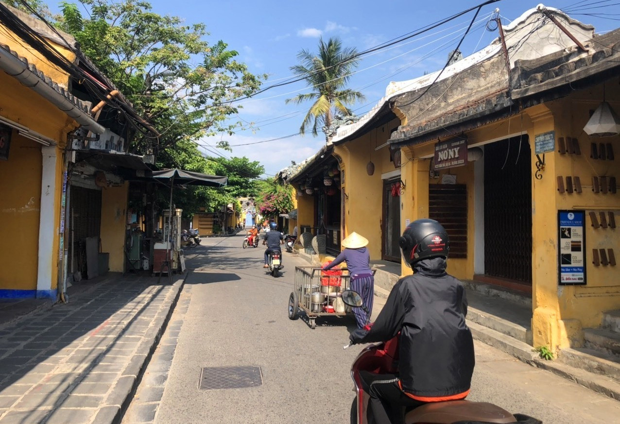 Hàng gánh đã bán lại trên đường Trần Phú