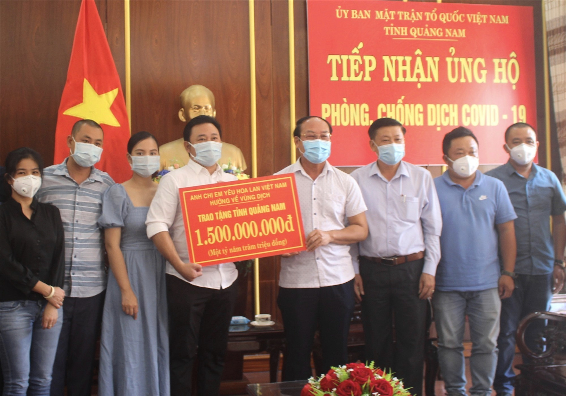 Người yêu lan Việt Nam ủng hộ 1,5 tỷ đồng phòng chống dịch Covid-19. V.A