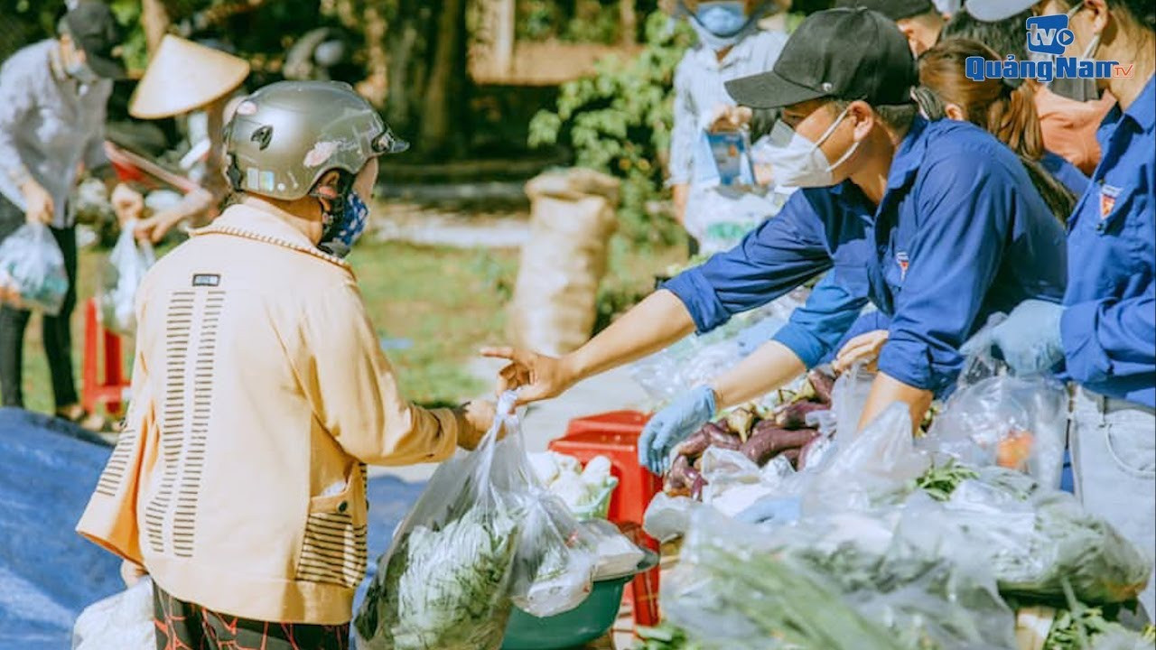 A Zero-VND market in Thang Binh